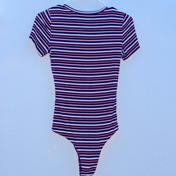 Cute Hollister bodysuit that has rarely been! - Picture 2 of 2